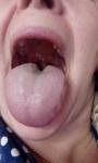 Жение кончик языка и вокруг губ внутри фото 1