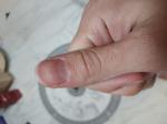Полоска на пластине ногтя фото 1